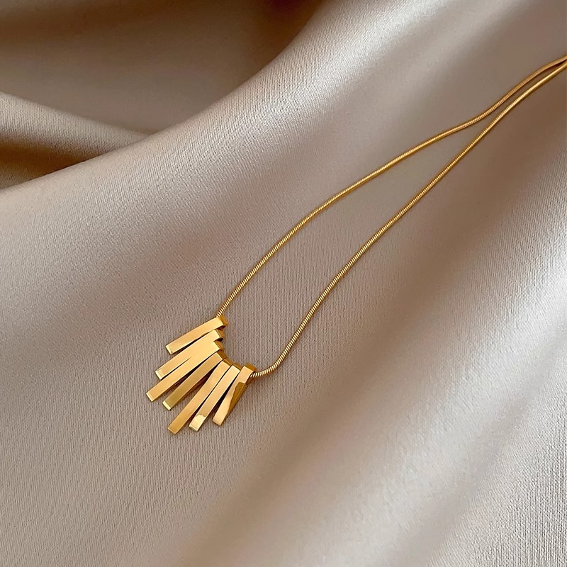 Fashionable Tassel Pendant Necklace for Women, Versatile Clavicle Chain, Trendy Accessory for Everyday Wear Fashionable Tassel Pendant Necklace for Women, Versatile Clavicle Chain, Trendy Accessory for Everyday Wear