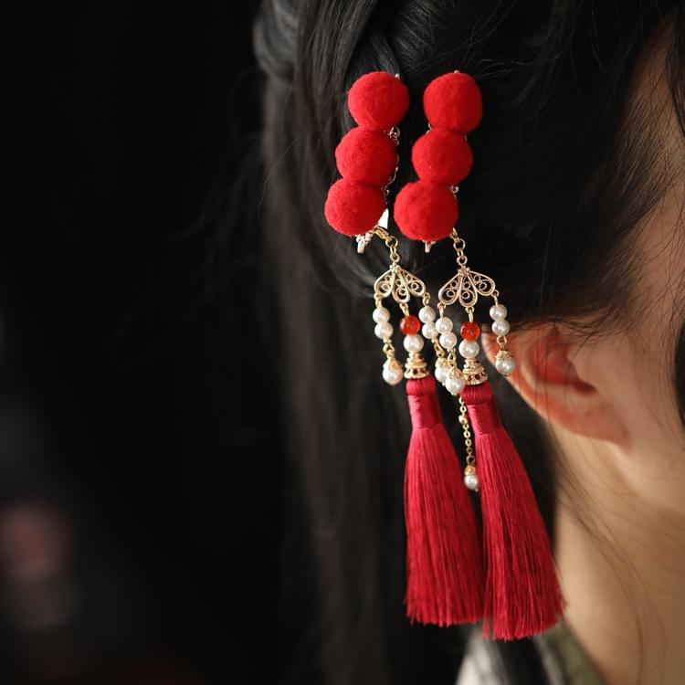 Festive Red Hanfu Hair Clips for Girls - Ancient Style Side Ornaments with Step-Shake Tassels for New Year Celebrations Festive Red Hanfu Hair Clips for Girls - Ancient Style Side Ornaments with Step-Shake Tassels for New Year Celebrations