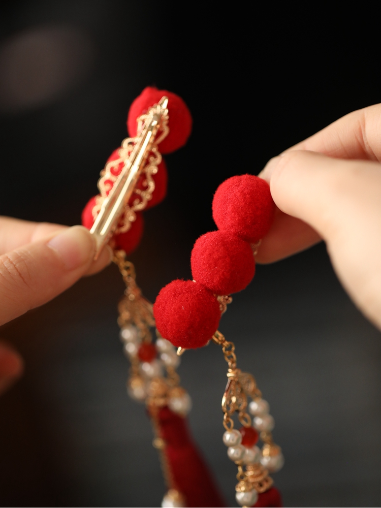 Festive Red Hanfu Hair Clips for Girls - Ancient Style Side Ornaments with Step-Shake Tassels for New Year Celebrations Festive Red Hanfu Hair Clips for Girls - Ancient Style Side Ornaments with Step-Shake Tassels for New Year Celebrations