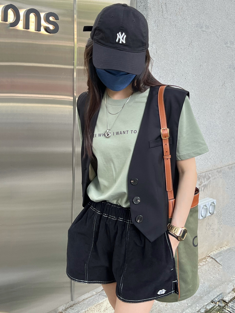 Fitted Gray-Green T-Shirt for Women - Round Neck, Short Sleeves, Slim Fit, Letter Print - Versatile Summer Style Fitted Gray-Green T-Shirt for Women - Round Neck, Short Sleeves, Slim Fit, Letter Print - Versatile Summer Style