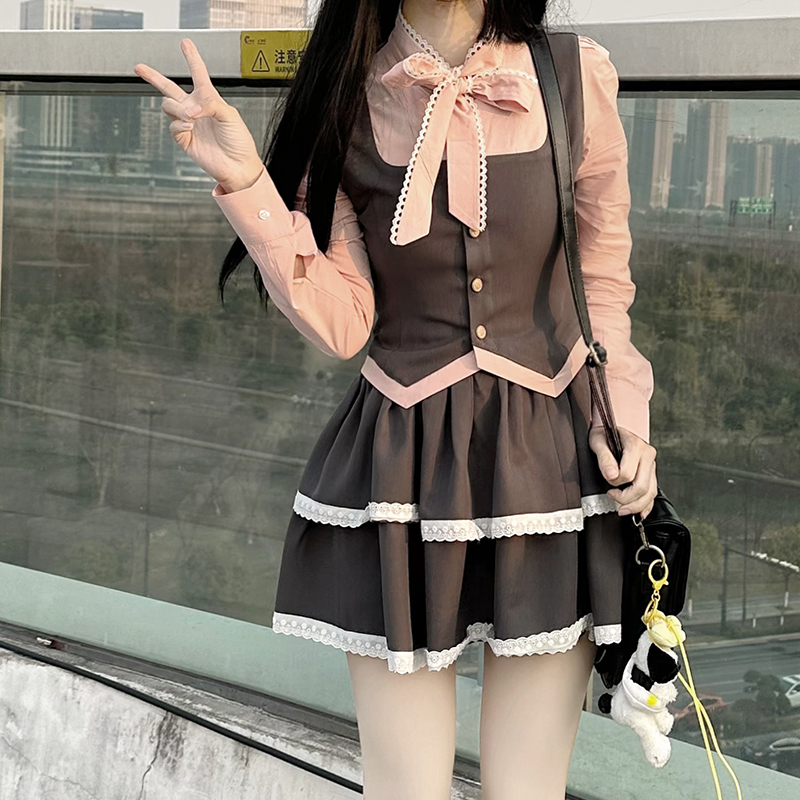 Fitted Pudding Bear JK College Style Sweet Spring Outfit, Faux Two-Piece Set with Top and Skirt, Cute Y2K Aesthetic Fitted Pudding Bear JK College Style Sweet Spring Outfit, Faux Two-Piece Set with Top and Skirt, Cute Y2K Aesthetic