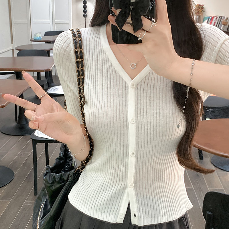 Fitted V-Neck Ice Silk Short-Sleeve Knitted Top with Cinched Waist – Versatile Summer Essential for a Slimming Look