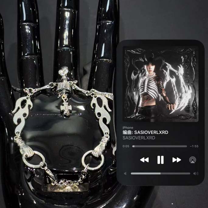 Five-Person Group Album Collection Bracelet, Ins Style, Vintage-Inspired Design, Trendy Accessories for Music Lovers Five-Person Group Album Collection Bracelet, Ins Style, Vintage-Inspired Design, Trendy Accessories for Music Lovers