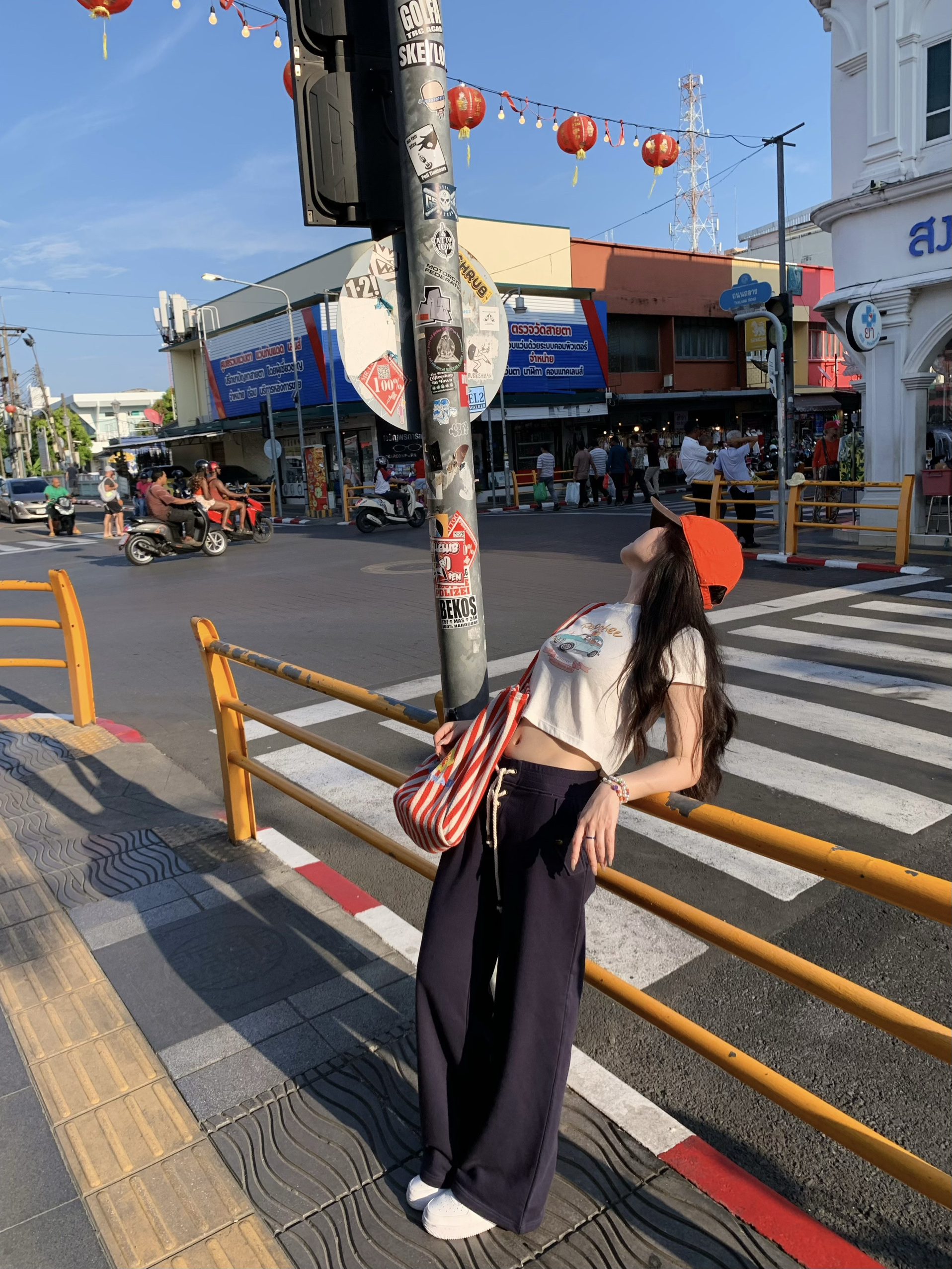 Flattering Metal Buckle Tie Sweatpants with Decorative Details for a Chic Look - Stylish Streetwear for Casual Comfort Flattering Metal Buckle Tie Sweatpants with Decorative Details for a Chic Look - Stylish Streetwear for Casual Comfort