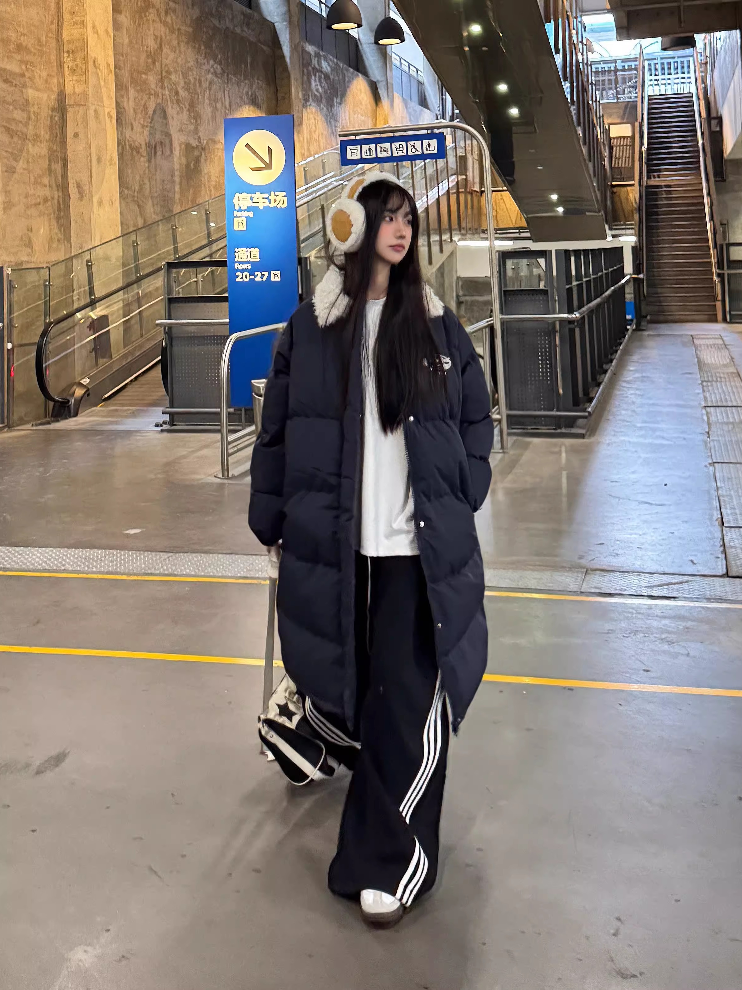 Fleece-Lined Loose Mid-Length Cotton Coat for Women - Casual College Style Over-Knee Thick Jacket in American Style Fleece-Lined Loose Mid-Length Cotton Coat for Women - Casual College Style Over-Knee Thick Jacket in American Style