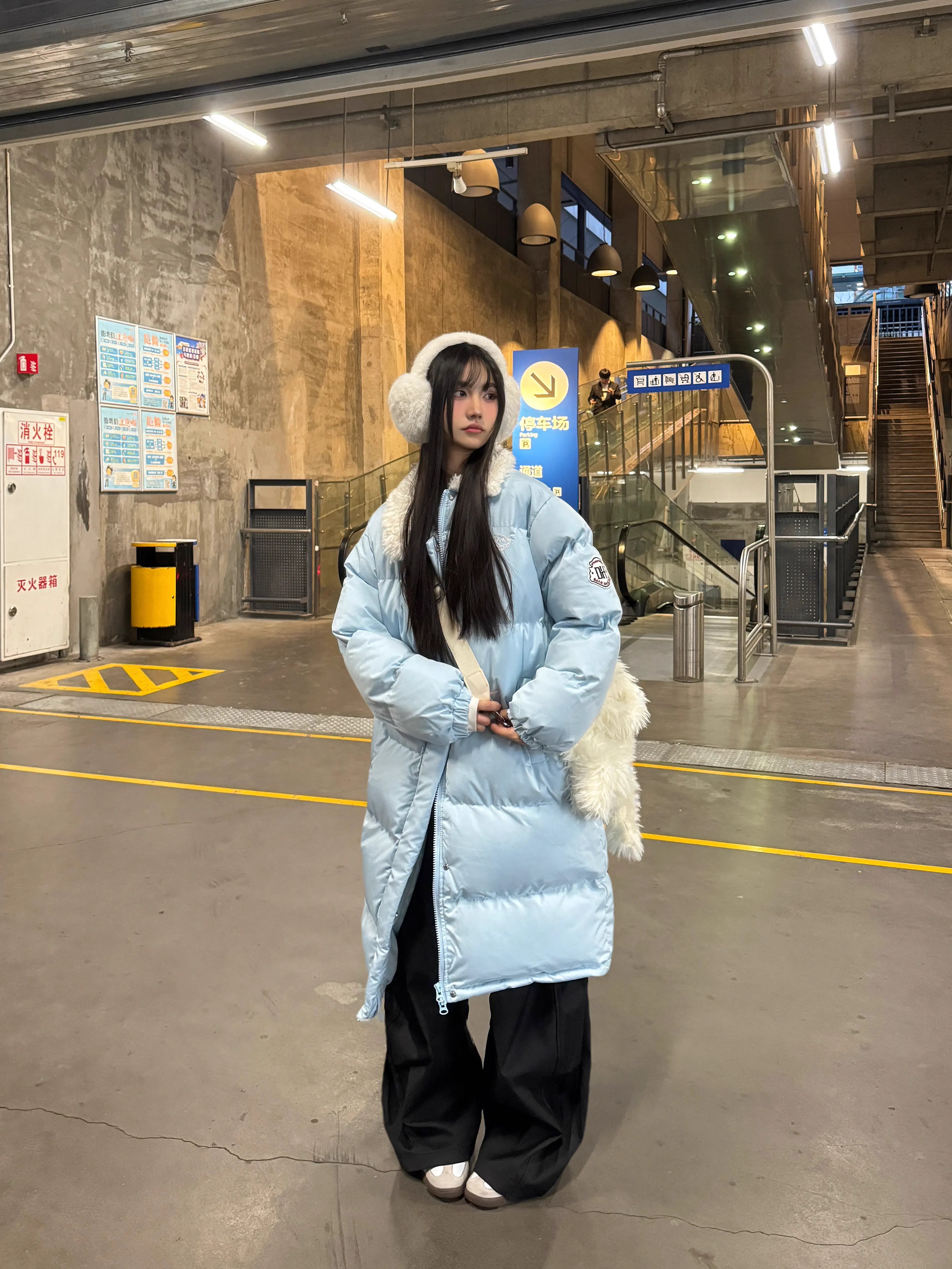 Fleece-Lined Loose Mid-Length Cotton Coat for Women - Casual College Style Over-Knee Thick Jacket in American Style Fleece-Lined Loose Mid-Length Cotton Coat for Women - Casual College Style Over-Knee Thick Jacket in American Style