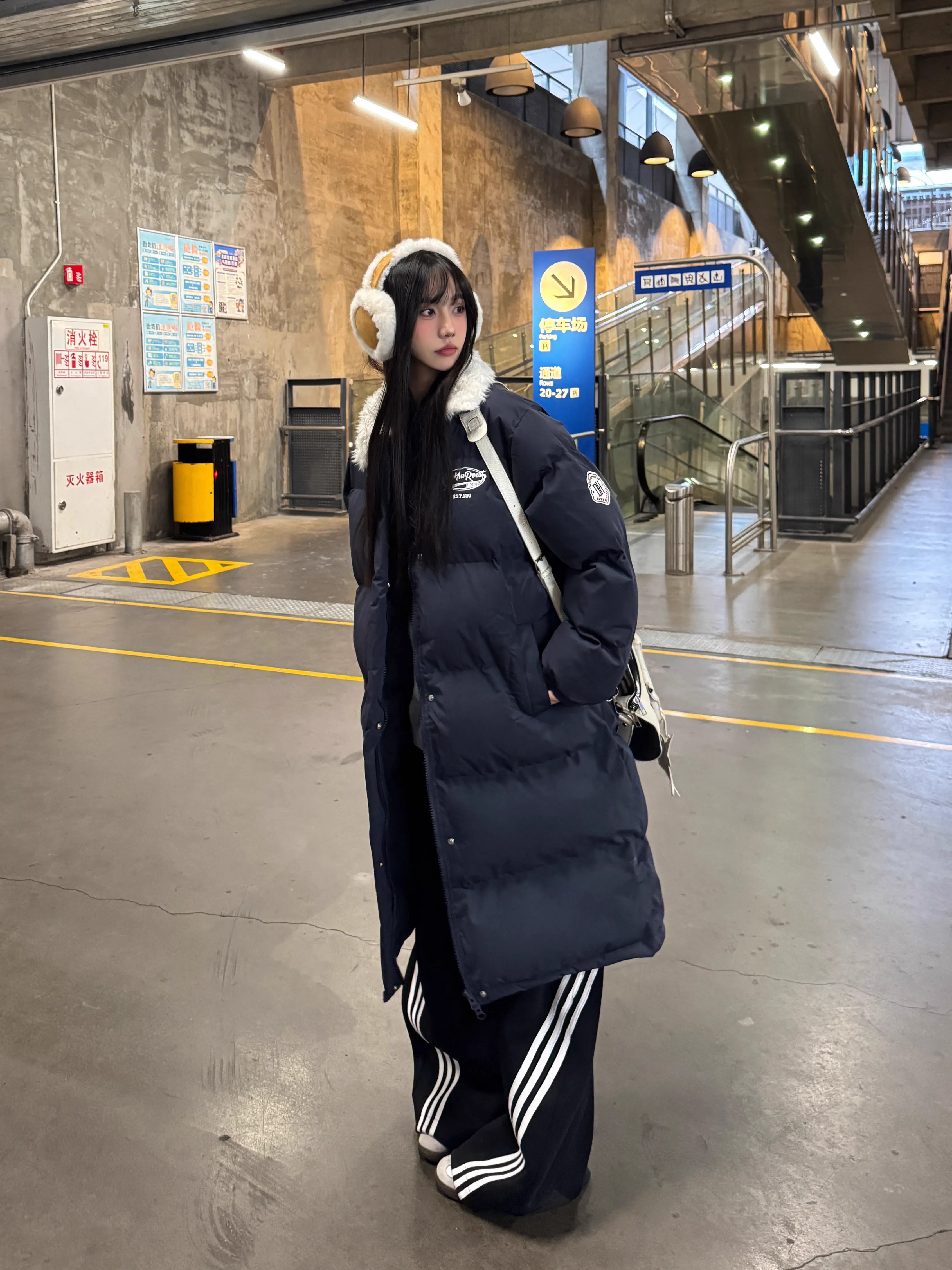 Fleece-Lined Loose Mid-Length Cotton Coat for Women - Casual College Style Over-Knee Thick Jacket in American Style Fleece-Lined Loose Mid-Length Cotton Coat for Women - Casual College Style Over-Knee Thick Jacket in American Style