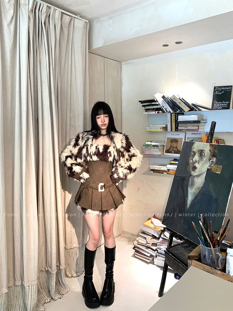 Flirty Heart Milk Cake Retro Faux Fur Coat and Waist-Defined Short Skirt Two-Piece Set for Women - Y2K Style Fashion Flirty Heart Milk Cake Retro Faux Fur Coat and Waist-Defined Short Skirt Two-Piece Set for Women - Y2K Style Fashion