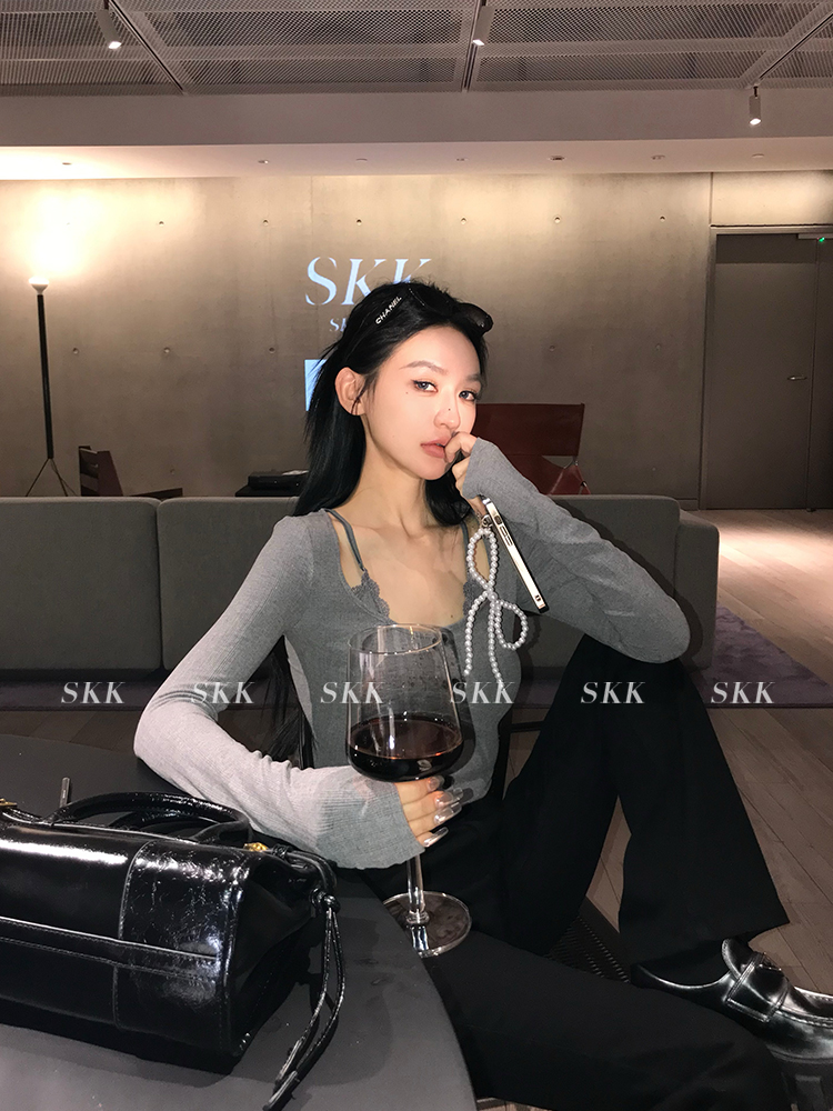 Flirty Precision Sniper Lace Splicing Long Sleeve Top - Exquisite Fake Two-Piece Design, Korean Style Spring Shirt for Women