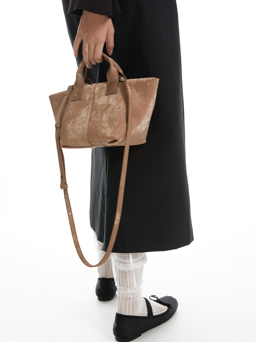 Floating Light Gold Wonton Bag - New Chinese Style 3-Color Satin Velvet Leather Small Bag for Y2K and Korean Fashion Floating Light Gold Wonton Bag - New Chinese Style 3-Color Satin Velvet Leather Small Bag for Y2K and Korean Fashion