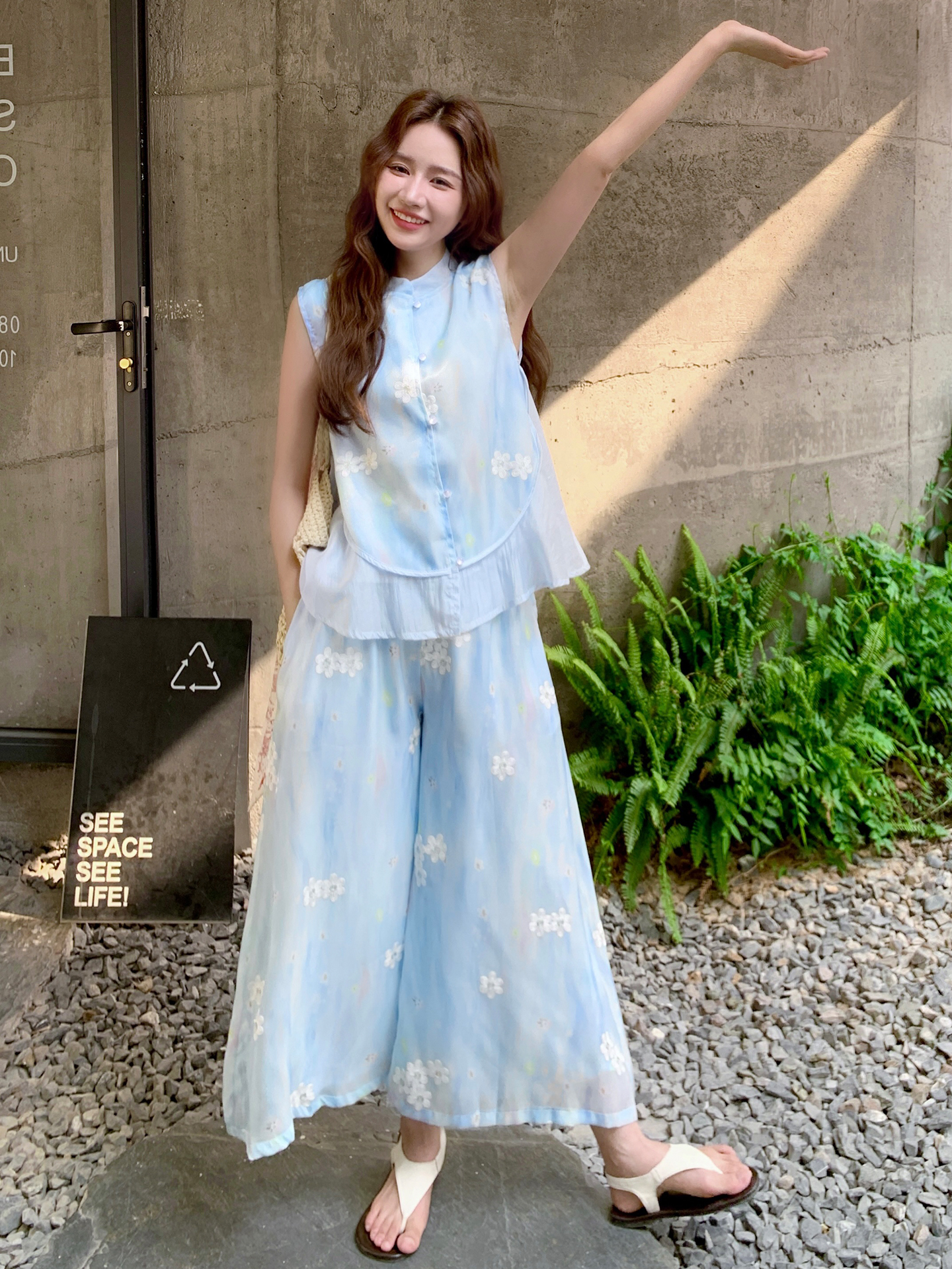 Floral Chinese-Style Two-Piece Set for Women - Summer 2025 Fresh Vest & Wide-Leg Pants Vacation Outfit Floral Chinese-Style Two-Piece Set for Women - Summer 2025 Fresh Vest & Wide-Leg Pants Vacation Outfit