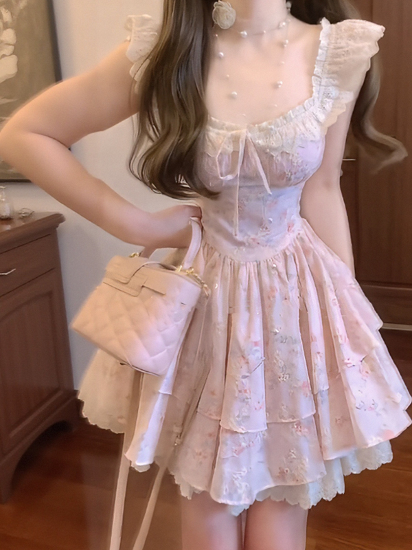 Floral Dress for Women with Small Flying Sleeves, Waist-Cinching Design, Sweet Temperament, 2025 Summer Princess Style Floral Dress for Women with Small Flying Sleeves, Waist-Cinching Design, Sweet Temperament, 2025 Summer Princess Style