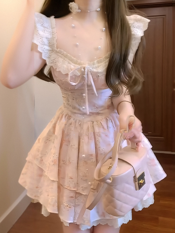 Floral Dress for Women with Small Flying Sleeves, Waist-Cinching Design, Sweet Temperament, 2025 Summer Princess Style Floral Dress for Women with Small Flying Sleeves, Waist-Cinching Design, Sweet Temperament, 2025 Summer Princess Style