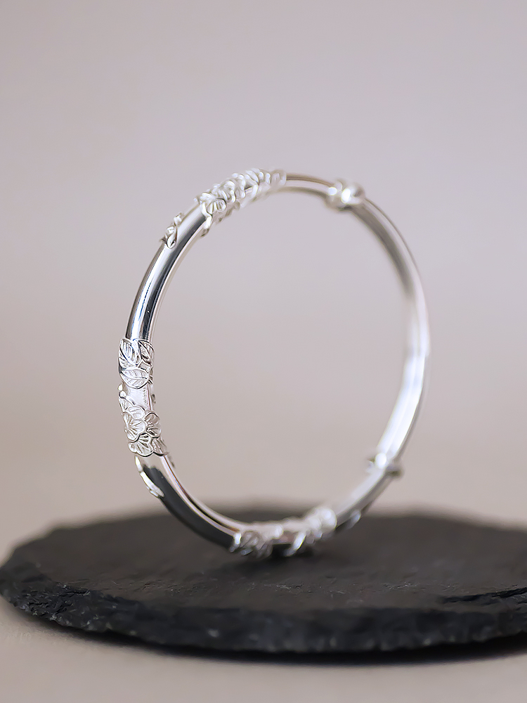 Floral Filigree Silver Bracelet for Women - 9999 Pure Silver, Vibrant Flower Design, 30 Grams, Perfect Gift for Girlfriend or Mother Floral Filigree Silver Bracelet for Women - 9999 Pure Silver, Vibrant Flower Design, 30 Grams, Perfect Gift for Girlfriend or Mother