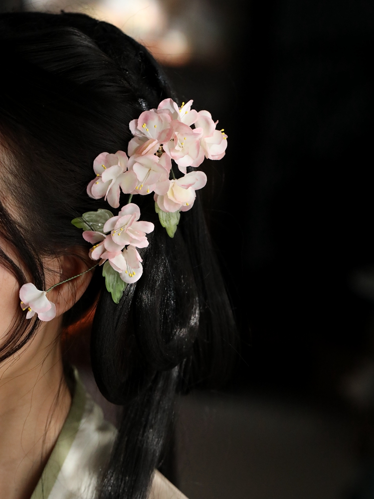 Floral Hairpin Headpiece for Hanfu Costume, Pastel Silk Flowers, Ethereal Tang Style Hair Ornament for Girls, Ancient Style Updo Accessory Floral Hairpin Headpiece for Hanfu Costume, Pastel Silk Flowers, Ethereal Tang Style Hair Ornament for Girls, Ancient Style Updo Accessory