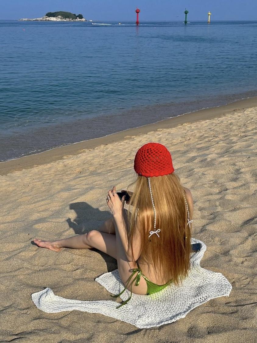 Floral Hollow Out Cap with Bow for Women - Versatile Face-Framing Small Hat for Spring and Autumn, Cute Y2K Style Floral Hollow Out Cap with Bow for Women - Versatile Face-Framing Small Hat for Spring and Autumn, Cute Y2K Style