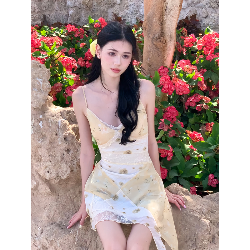 Floral Lace Patchwork Tie Strap Dress for Vacation - Dreamy 90s Inspired Skirt with Path Picking Design Floral Lace Patchwork Tie Strap Dress for Vacation - Dreamy 90s Inspired Skirt with Path Picking Design