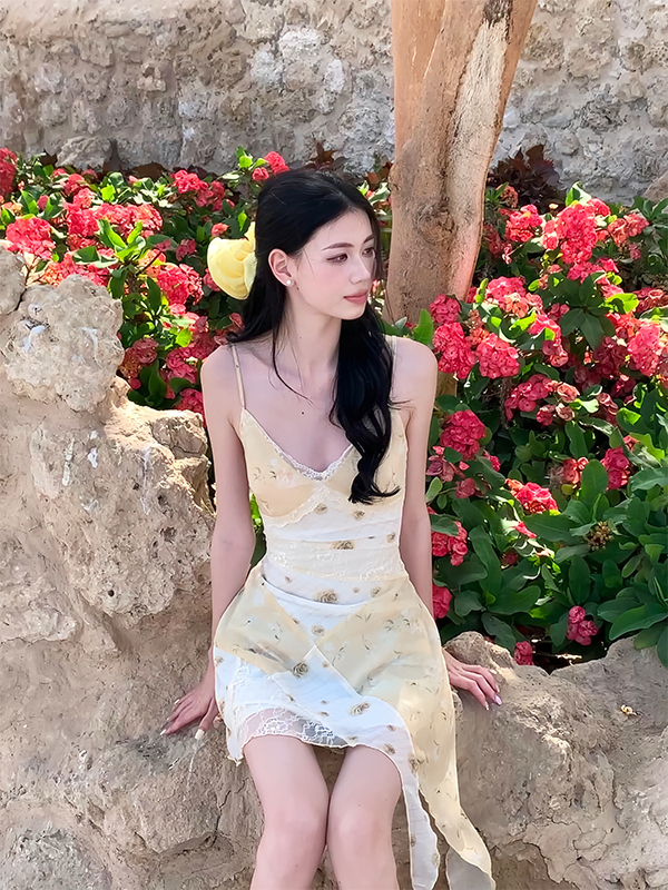 Floral Lace Patchwork Tie Strap Dress for Vacation - Dreamy 90s Inspired Skirt with Path Picking Design Floral Lace Patchwork Tie Strap Dress for Vacation - Dreamy 90s Inspired Skirt with Path Picking Design