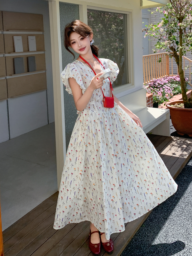 Floral Long Dress with Flutter Sleeves and Tie Waist - Age-Reducing V-Neck Summer 2025 Korean Style Floral Long Dress with Flutter Sleeves and Tie Waist - Age-Reducing V-Neck Summer 2025 Korean Style