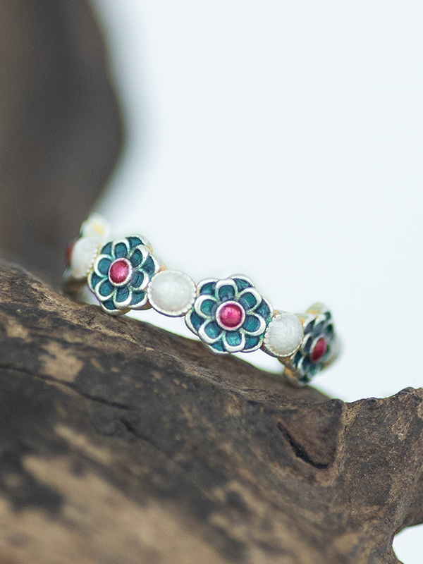 Floral Shadow Open Ring in Pure Silver with Gold-Outlined Enamel Plum Blossom Design, Chinese Style, Luxury High-End Aesthetic Floral Shadow Open Ring in Pure Silver with Gold-Outlined Enamel Plum Blossom Design, Chinese Style, Luxury High-End Aesthetic