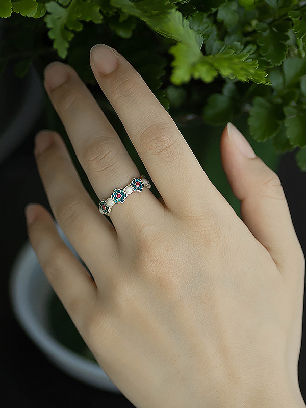 Floral Shadow Open Ring in Pure Silver with Gold-Outlined Enamel Plum Blossom Design, Chinese Style, Luxury High-End Aesthetic Floral Shadow Open Ring in Pure Silver with Gold-Outlined Enamel Plum Blossom Design, Chinese Style, Luxury High-End Aesthetic