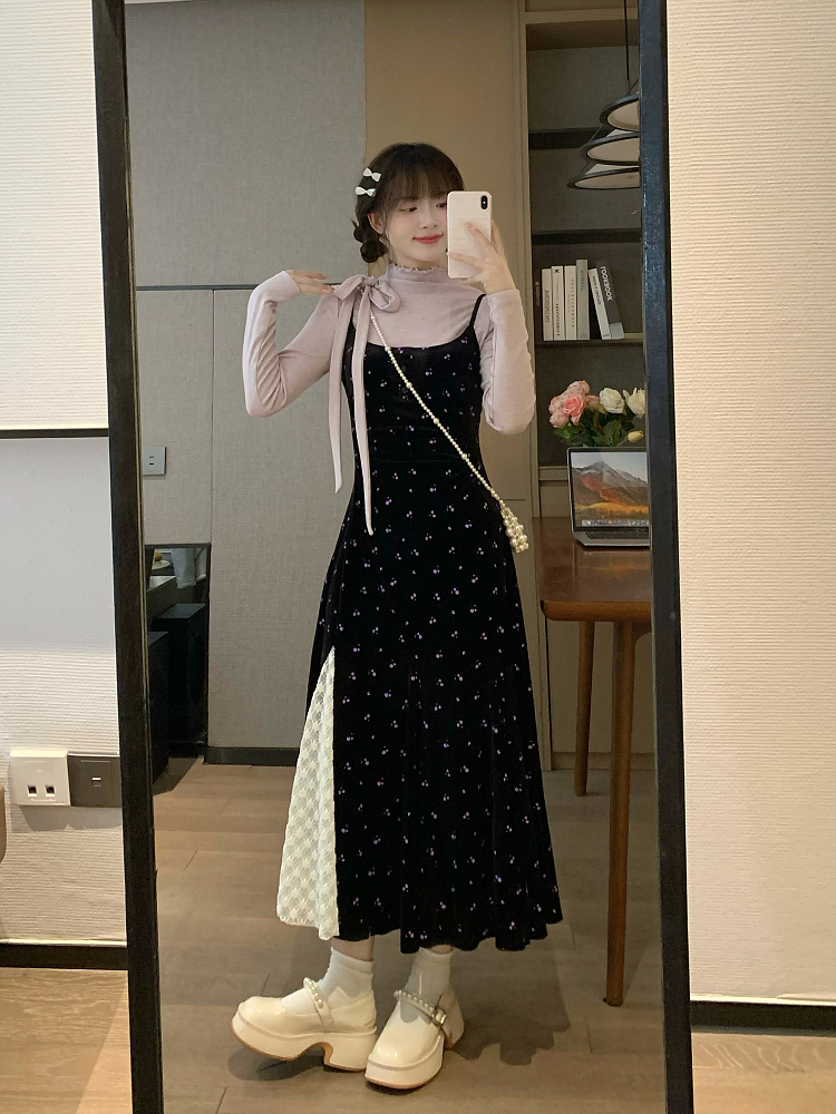 Floral Spaghetti Strap Velvet Dress - Slim Waist-Cinching Design for Early Spring, Sweet and Delicate Style, Perfect for Tea Breaks Floral Spaghetti Strap Velvet Dress - Slim Waist-Cinching Design for Early Spring, Sweet and Delicate Style, Perfect for Tea Breaks