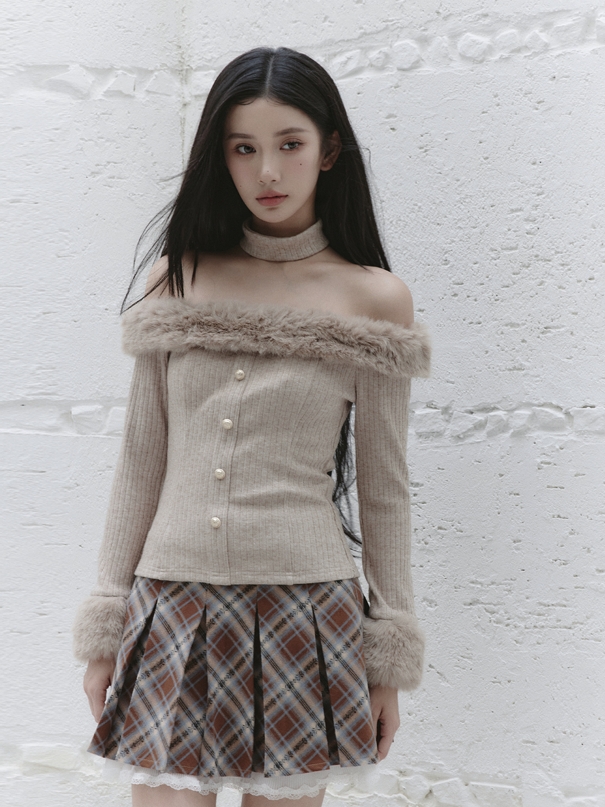 Fluffy Warm Tea Plush One-Shoulder Fitted Top - Trendy Hot Girl Base Shirt for Cozy Chic Style