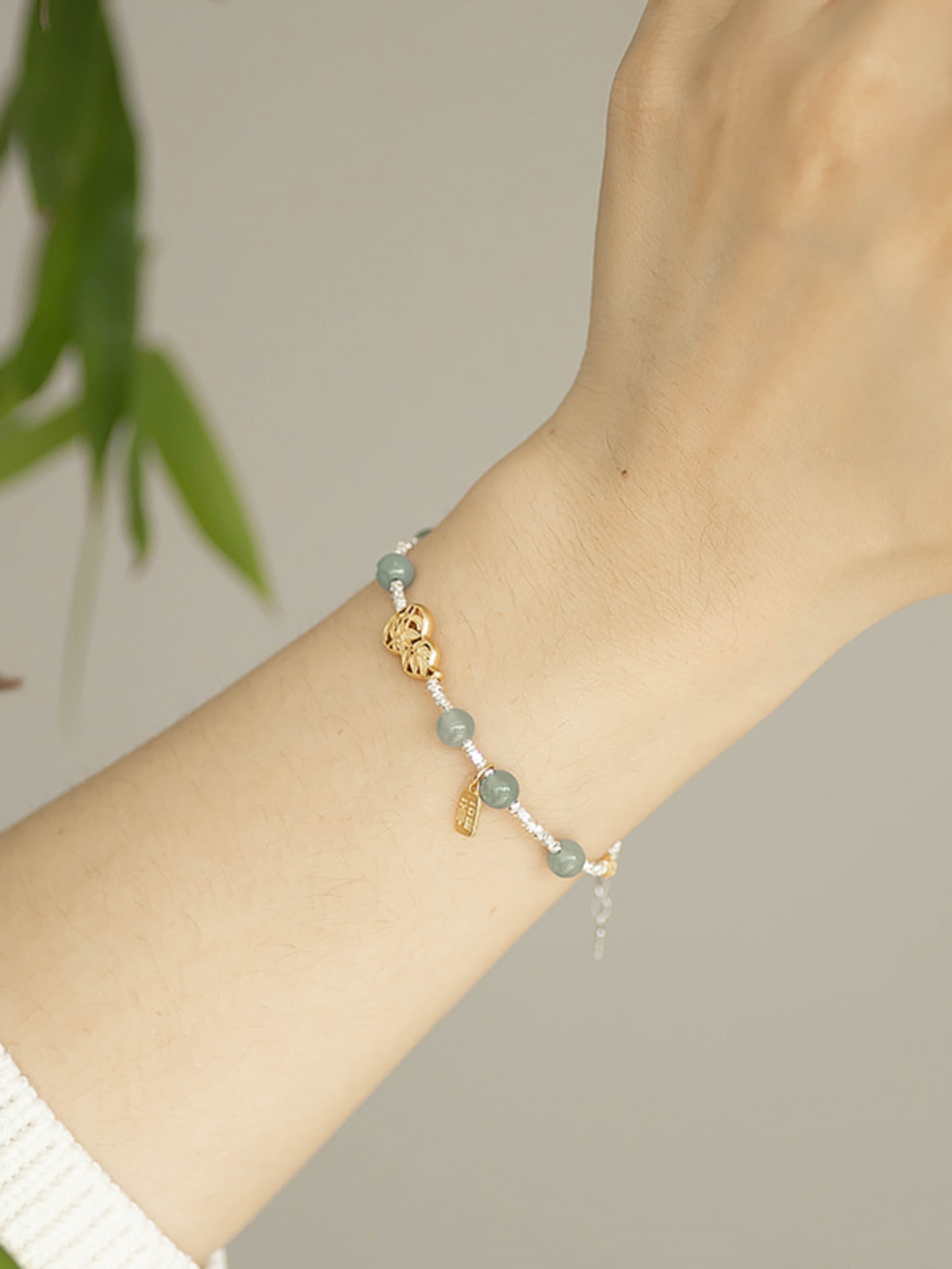 Fragmented Silver Gourd Bracelet for Women - Pure Silver 925 Light Luxury Hand Ornament in Jade New Chinese Style Elegance Fragmented Silver Gourd Bracelet for Women - Pure Silver 925 Light Luxury Hand Ornament in Jade New Chinese Style Elegance