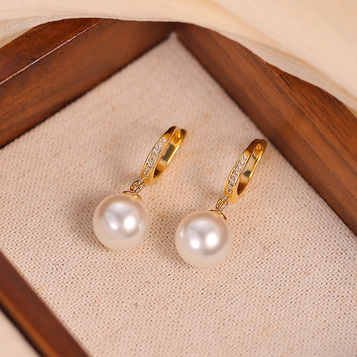 French Fashion Trend Pearl Hoop Earrings - Versatile Parisian Style Jewelry for Elegant Looks