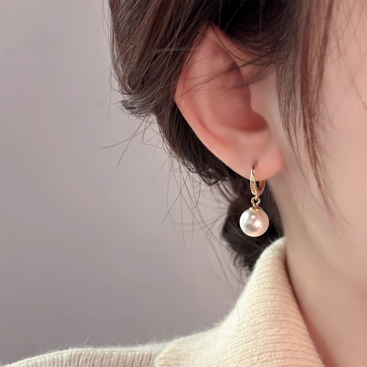 French Fashion Trend Pearl Hoop Earrings - Versatile Parisian Style Jewelry for Elegant Looks French Fashion Trend Pearl Hoop Earrings - Versatile Parisian Style Jewelry for Elegant Looks