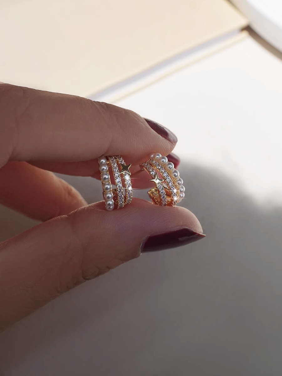 French Gold Half-Circle Zircon Star Stud Earrings - Unique Design, Elegant Ear Accessories for Chic Style French Gold Half-Circle Zircon Star Stud Earrings - Unique Design, Elegant Ear Accessories for Chic Style