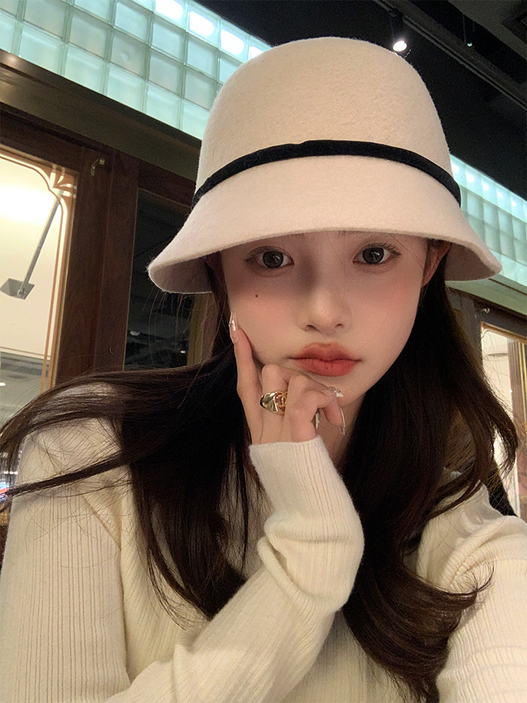 French Hepburn Style Bow Tie Bucket Hat for Women - High-Quality Felt, Autumn/Winter Fashion Accessory French Hepburn Style Bow Tie Bucket Hat for Women - High-Quality Felt, Autumn/Winter Fashion Accessory
