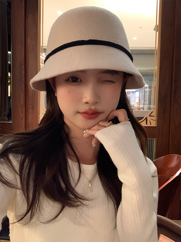 French Hepburn Style Bow Tie Bucket Hat for Women - High-Quality Felt, Autumn/Winter Fashion Accessory French Hepburn Style Bow Tie Bucket Hat for Women - High-Quality Felt, Autumn/Winter Fashion Accessory