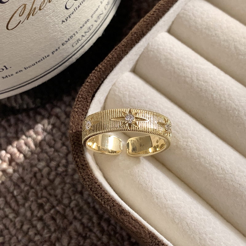 French Minimalist Brushed Hollow Leaf Four Grass Ring for Women - 2025 New High-End Index Finger Jewelry