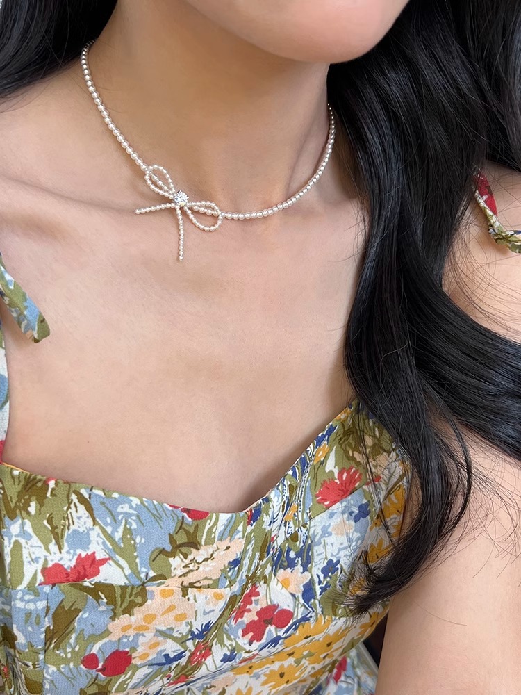 French Pearl Woven Bow Necklace for Women, Light Luxury Silver Collarbone Chain, Elegant Jewelry for Special Occasions