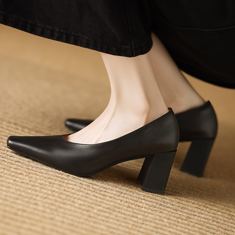 French Retro Chunky Heel V-Cut Sheepskin High-Heeled Shoes - Spring Autumn Square-Toe Grandma & Witch Style Footwear French Retro Chunky Heel V-Cut Sheepskin High-Heeled Shoes - Spring Autumn Square-Toe Grandma & Witch Style Footwear