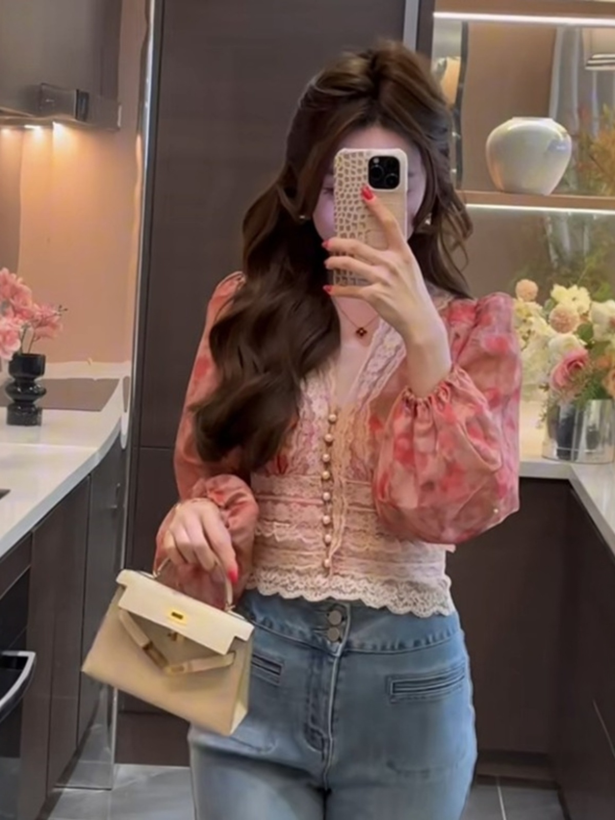 French Romantic Lace Spliced V-Neck Floral Shirt for Women - Spring Waist-Cinching Slim Top, Perfect for 90s and Y2K Styles French Romantic Lace Spliced V-Neck Floral Shirt for Women - Spring Waist-Cinching Slim Top, Perfect for 90s and Y2K Styles