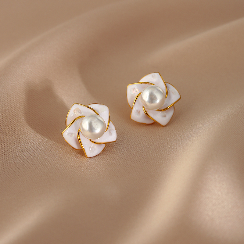 French-Style 925 Silver Needle Pearl Flower Earrings for Women - Niche High-End Light Luxury Floral Jewelry