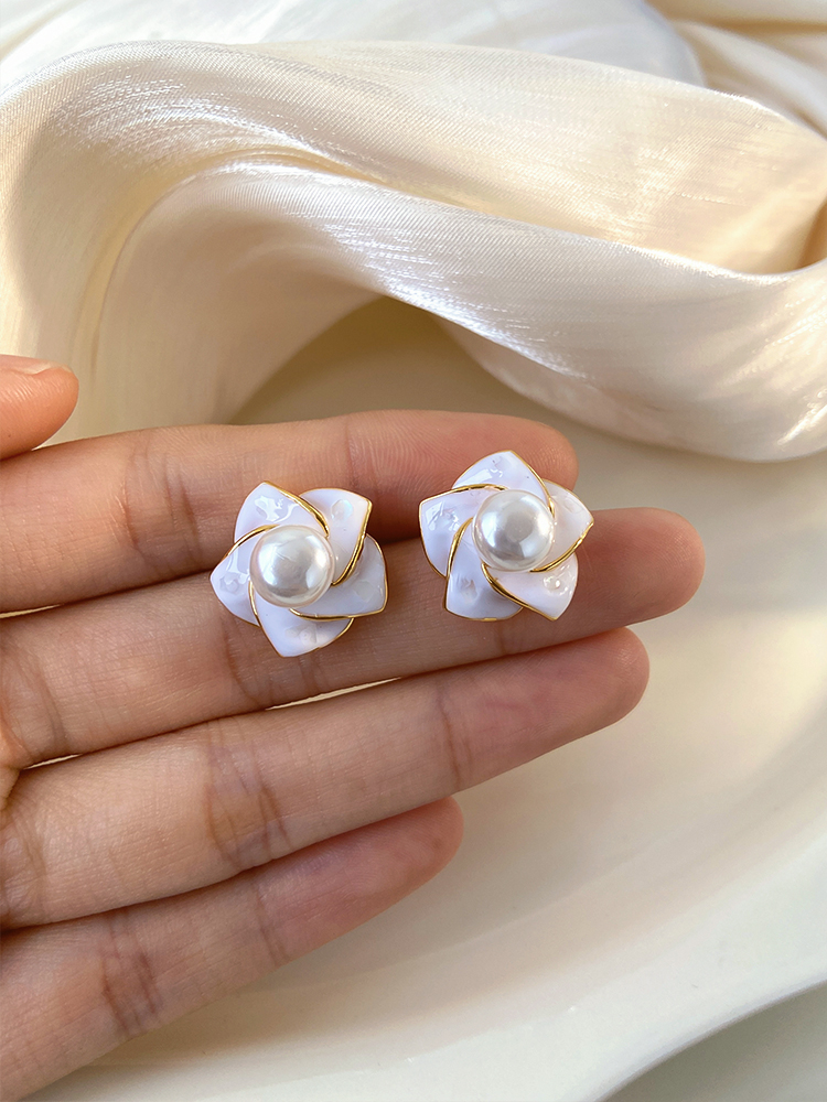 French-Style 925 Silver Needle Pearl Flower Earrings for Women - Niche High-End Light Luxury Floral Jewelry French-Style 925 Silver Needle Pearl Flower Earrings for Women - Niche High-End Light Luxury Floral Jewelry