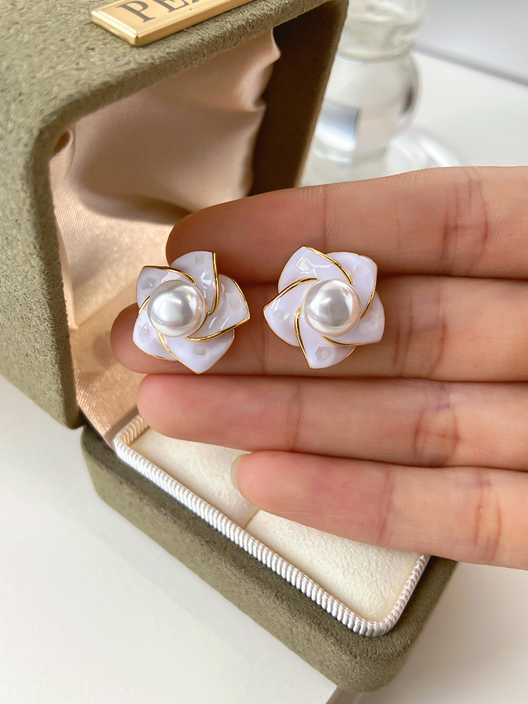 French-Style 925 Silver Needle Pearl Flower Earrings for Women - Niche High-End Light Luxury Floral Jewelry French-Style 925 Silver Needle Pearl Flower Earrings for Women - Niche High-End Light Luxury Floral Jewelry