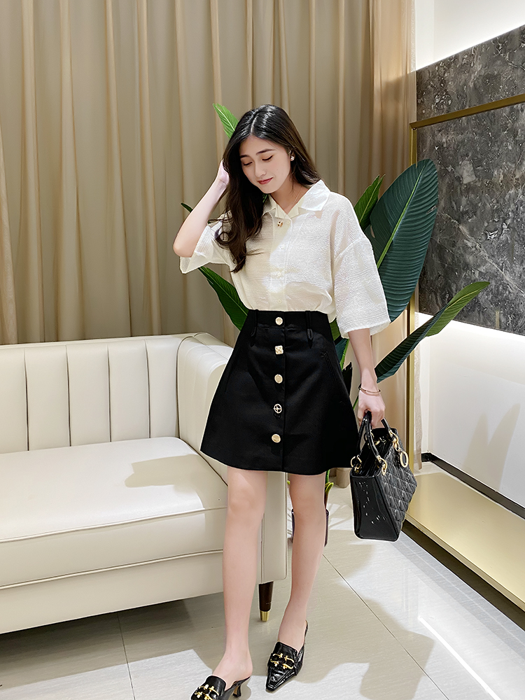 French Style A-Line Skirt for Summer 2025 - Slimming Short Skirt with Single Row Metal Buttons - Versatile European Fashion French Style A-Line Skirt for Summer 2025 - Slimming Short Skirt with Single Row Metal Buttons - Versatile European Fashion
