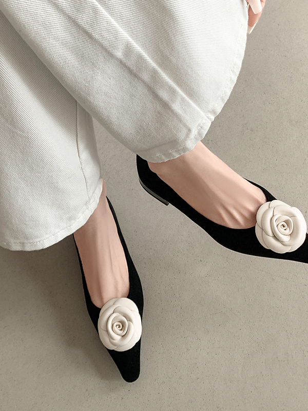 French-Style Camellia Pointed Toe Chunky Heel Shoes - Comfortable Genuine Leather Boat Shoes for Spring & Autumn 2025 French-Style Camellia Pointed Toe Chunky Heel Shoes - Comfortable Genuine Leather Boat Shoes for Spring & Autumn 2025