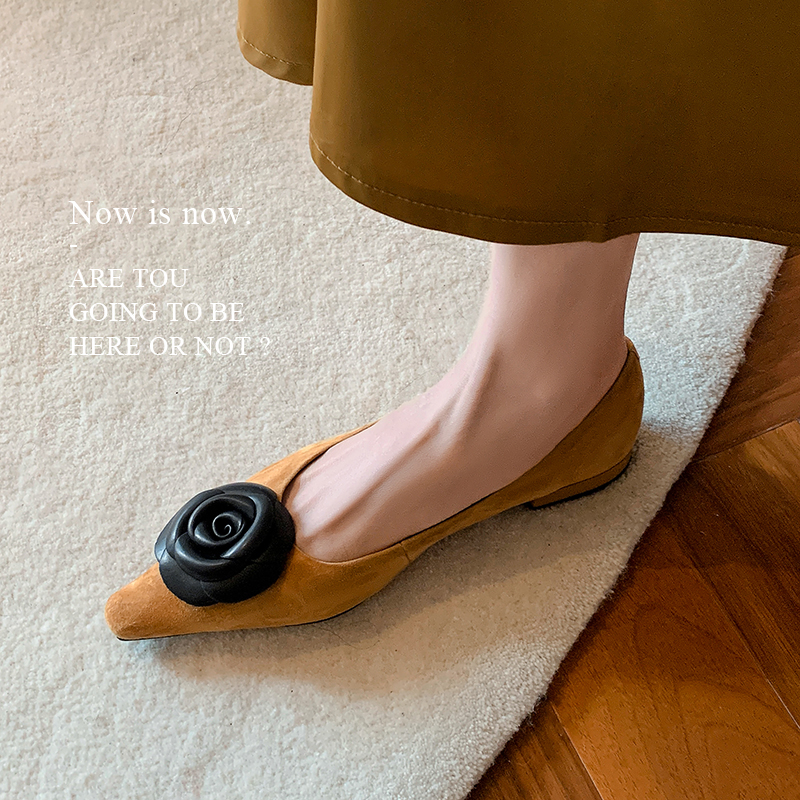 French-Style Camellia Pointed Toe Chunky Heel Shoes - Comfortable Genuine Leather Boat Shoes for Spring & Autumn 2025