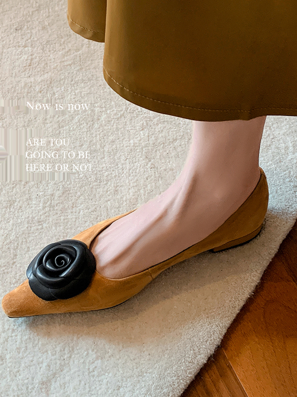 French-Style Camellia Pointed Toe Chunky Heel Shoes - Comfortable Genuine Leather Boat Shoes for Spring & Autumn 2025 French-Style Camellia Pointed Toe Chunky Heel Shoes - Comfortable Genuine Leather Boat Shoes for Spring & Autumn 2025