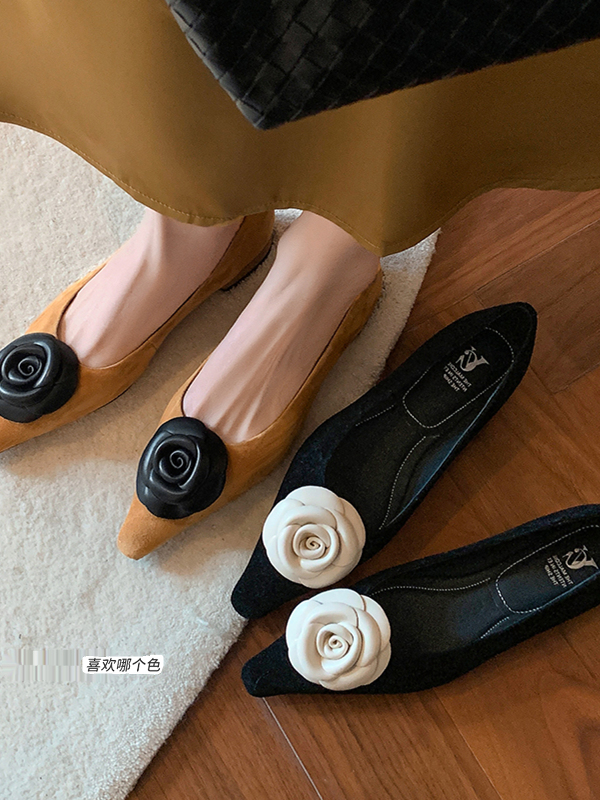 French-Style Camellia Pointed Toe Chunky Heel Shoes - Comfortable Genuine Leather Boat Shoes for Spring & Autumn 2025 French-Style Camellia Pointed Toe Chunky Heel Shoes - Comfortable Genuine Leather Boat Shoes for Spring & Autumn 2025