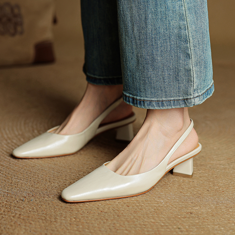 French-Style Chunky-Heeled Closed-Toe Sandals for Women - 2025 Spring/Summer Retro Minimalist Suede Mid-Heel Shoes French-Style Chunky-Heeled Closed-Toe Sandals for Women - 2025 Spring/Summer Retro Minimalist Suede Mid-Heel Shoes