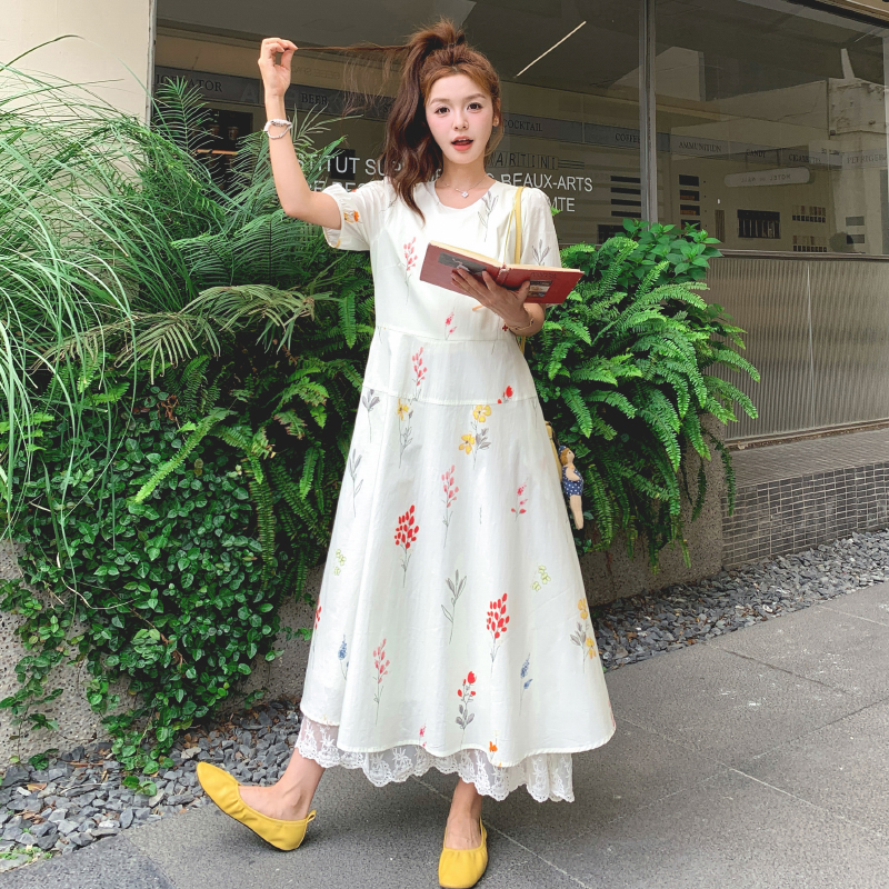 French-Style Floral Lace Spliced Dress for Women, Elegant Long Skirt, Age-Reducing Summer 2025 Fashion, Y2K Inspired French-Style Floral Lace Spliced Dress for Women, Elegant Long Skirt, Age-Reducing Summer 2025 Fashion, Y2K Inspired