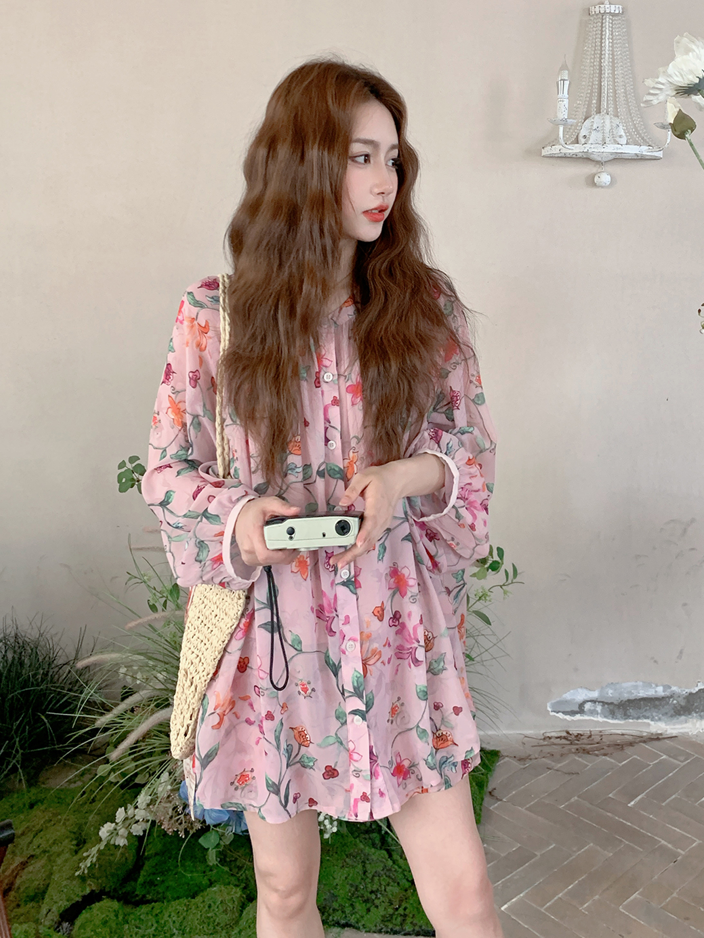 French-Style Floral Sunscreen Shirt Three-Piece Set for Women - 2025 Summer Vacation Camisole and Shorts, Petite Fashion French-Style Floral Sunscreen Shirt Three-Piece Set for Women - 2025 Summer Vacation Camisole and Shorts, Petite Fashion