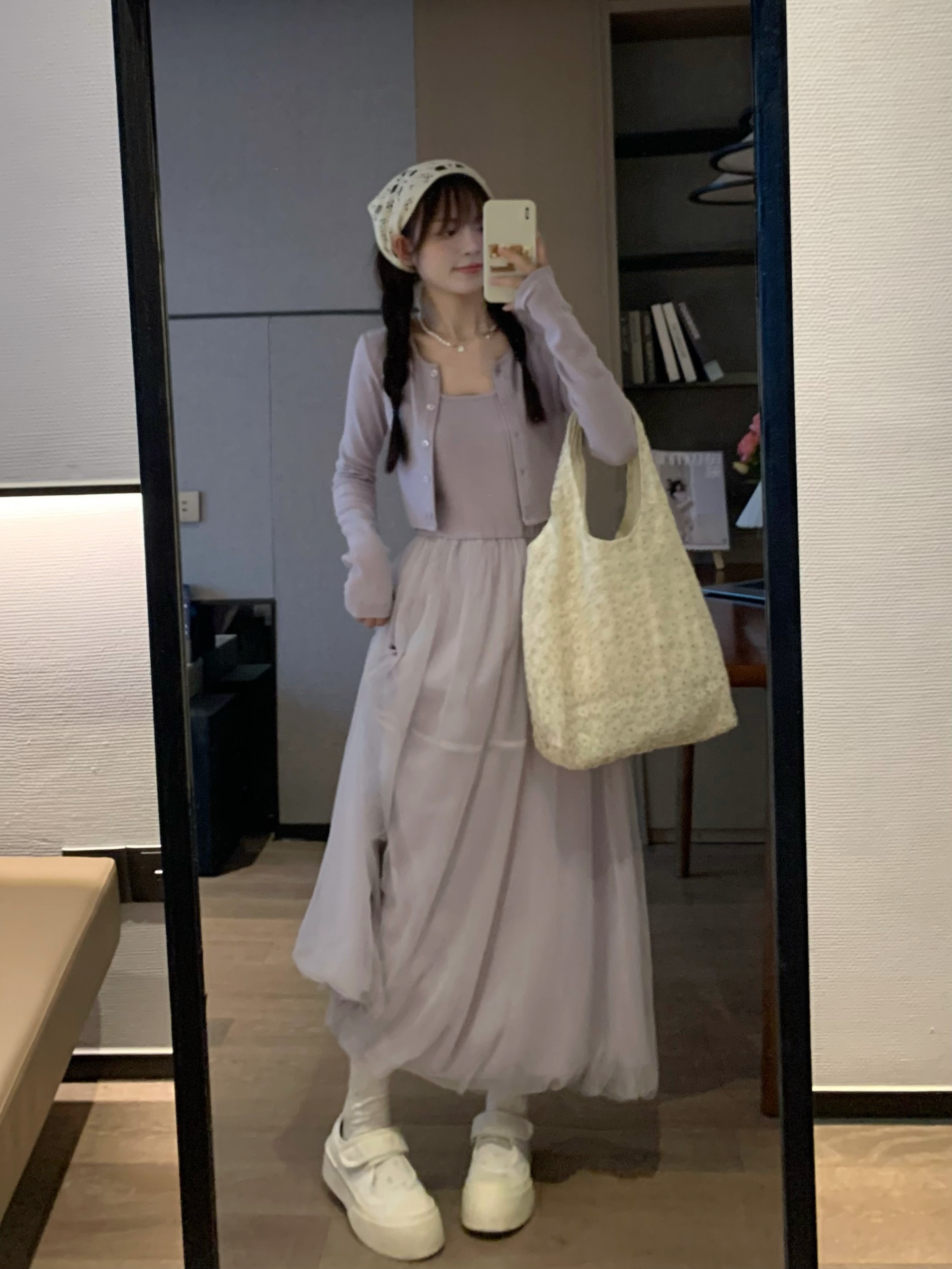 French Style Halter Midi Dress in Purple – Slim Fit Spring Dress for Beach Vacations & Date Nights French Style Halter Midi Dress in Purple – Slim Fit Spring Dress for Beach Vacations & Date Nights