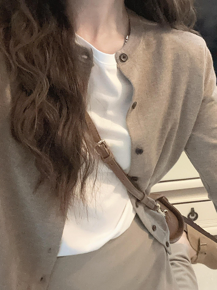 French-Style High-End Two-Piece Set: Fitted Knitted Cardigan and Half-Length Skirt for Women - Autumn Winter Fashion French-Style High-End Two-Piece Set: Fitted Knitted Cardigan and Half-Length Skirt for Women - Autumn Winter Fashion